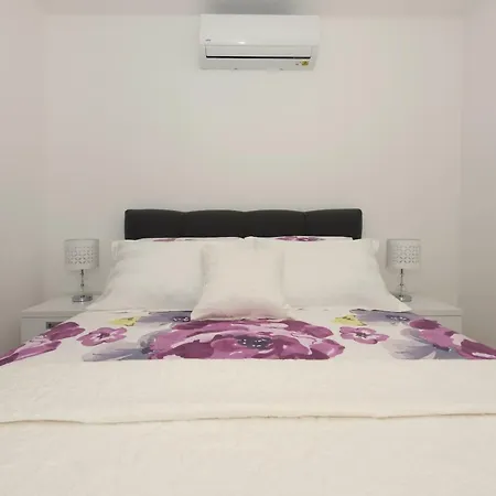 아파트 Penthouse Jure