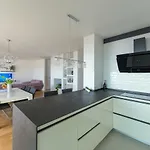 Penthouse Jure شقة ماكارسكا